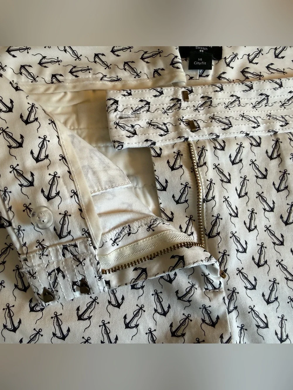 J. Crew ⚓️ City Fit Nautical Anchor Capri Pants Size 14 Stretch *Like New*